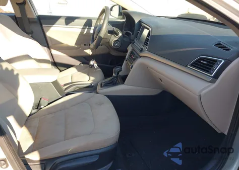 2017 Hyundai Elantra Se z USA, uszkodzony, nr VIN KMHD84LF1HU102764